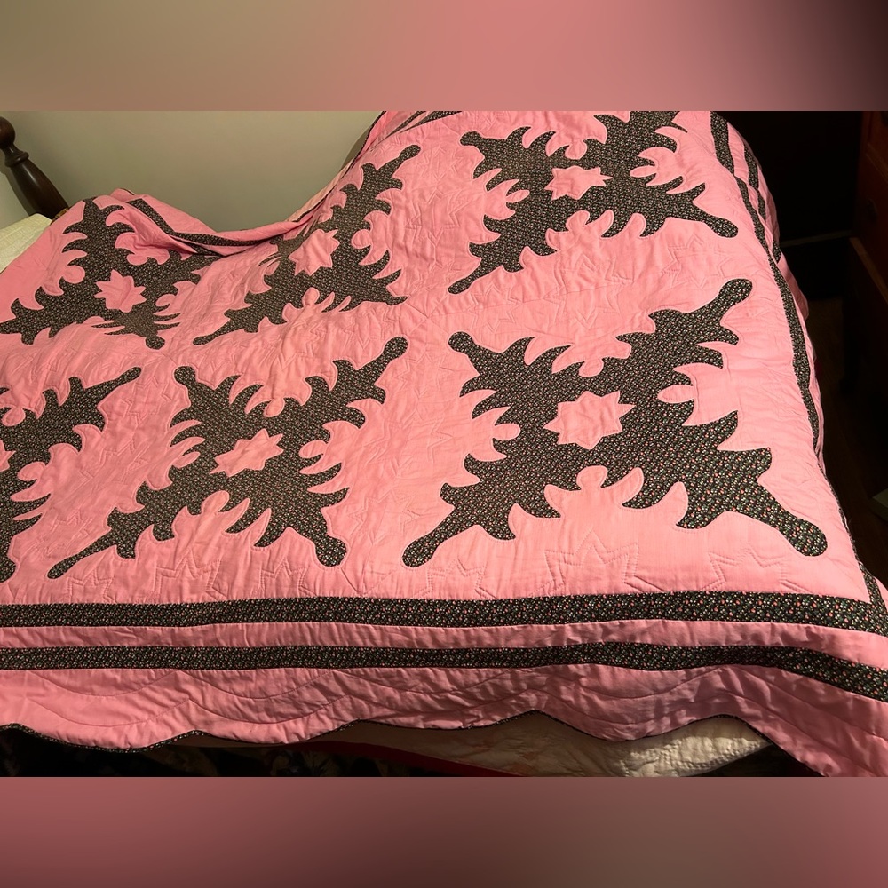 Homemade patchwork hand stitched quilt queen (72”x98”)